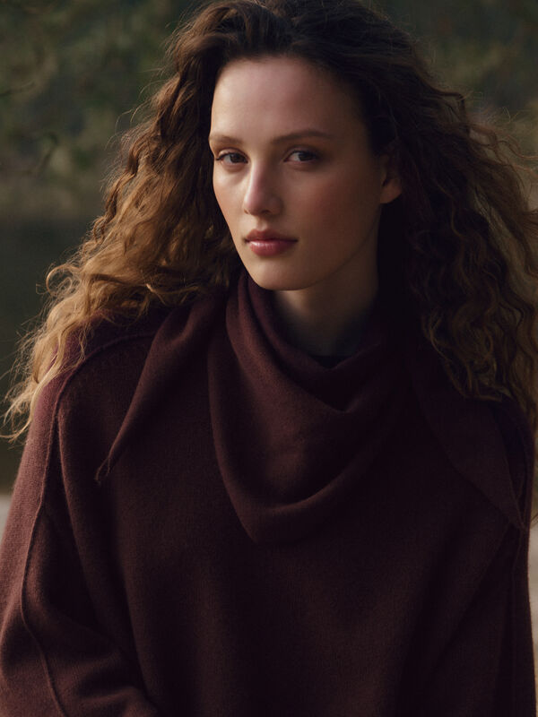 Fine-Knit Cashmere Triangle Scarf image number 0