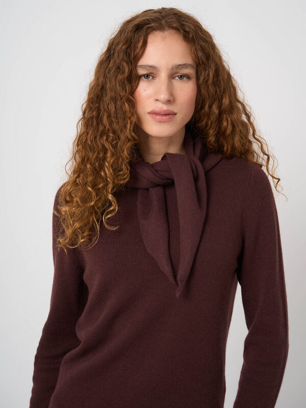 Fine-Knit Cashmere Triangle Scarf image number 4