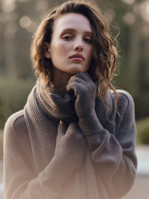 Rib-Knit Cashmere Fingerless Gloves