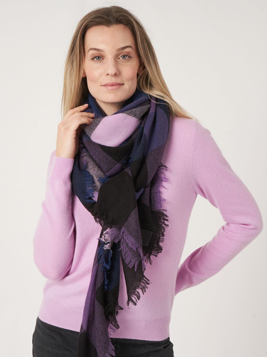 Cashmere blend woven check scarf image number 7