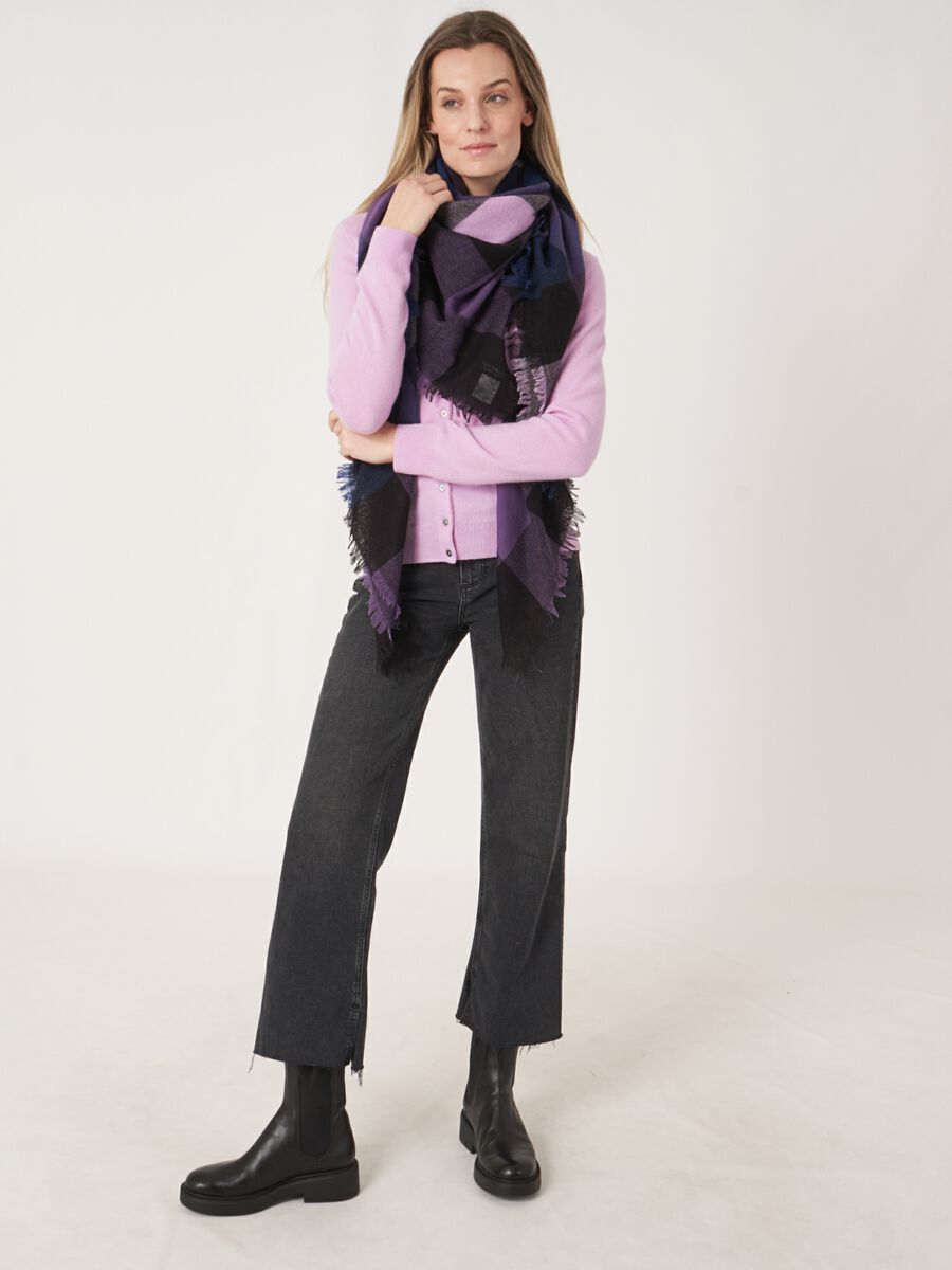 Cashmere blend woven check scarf image number 9