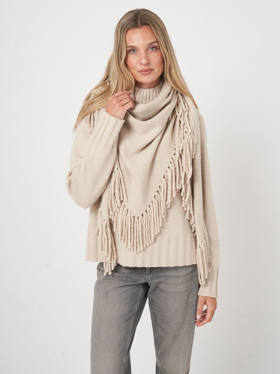 Grob gestrickter Kaschmir-Dreiecksschal mit Fransen image number 7