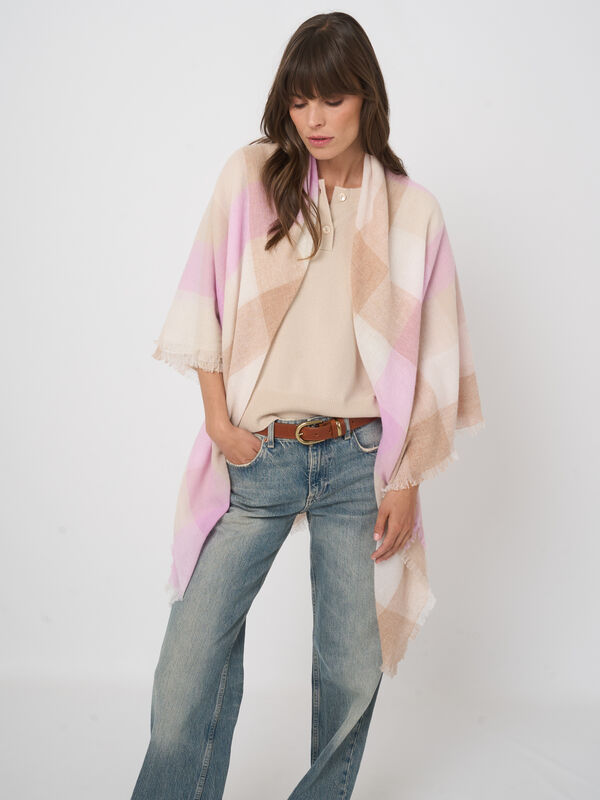 Soft organic cashmere blend scarf with fringe image number 0