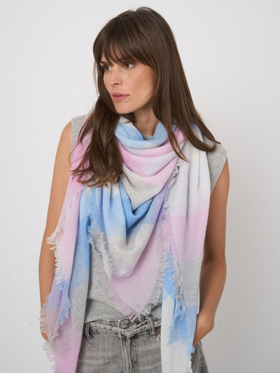 Soft organic cashmere blend scarf with fringe image number 2