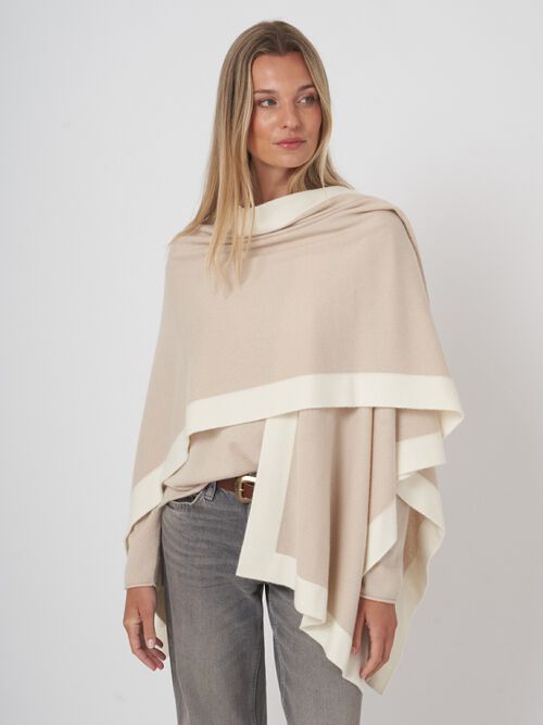 Kasjmiermix Poncho - stijlvol met contrastboord