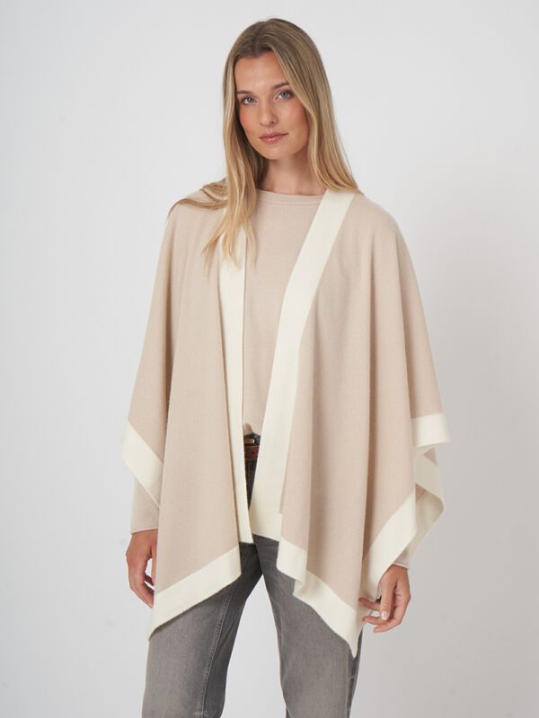 Poncho en cachemire – bord contrasté & élégance naturelle image number 3