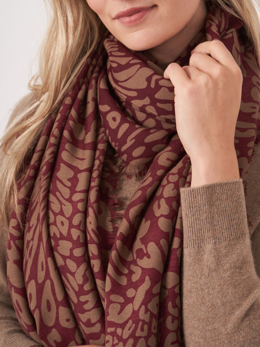 Woven printed scarf image number 2