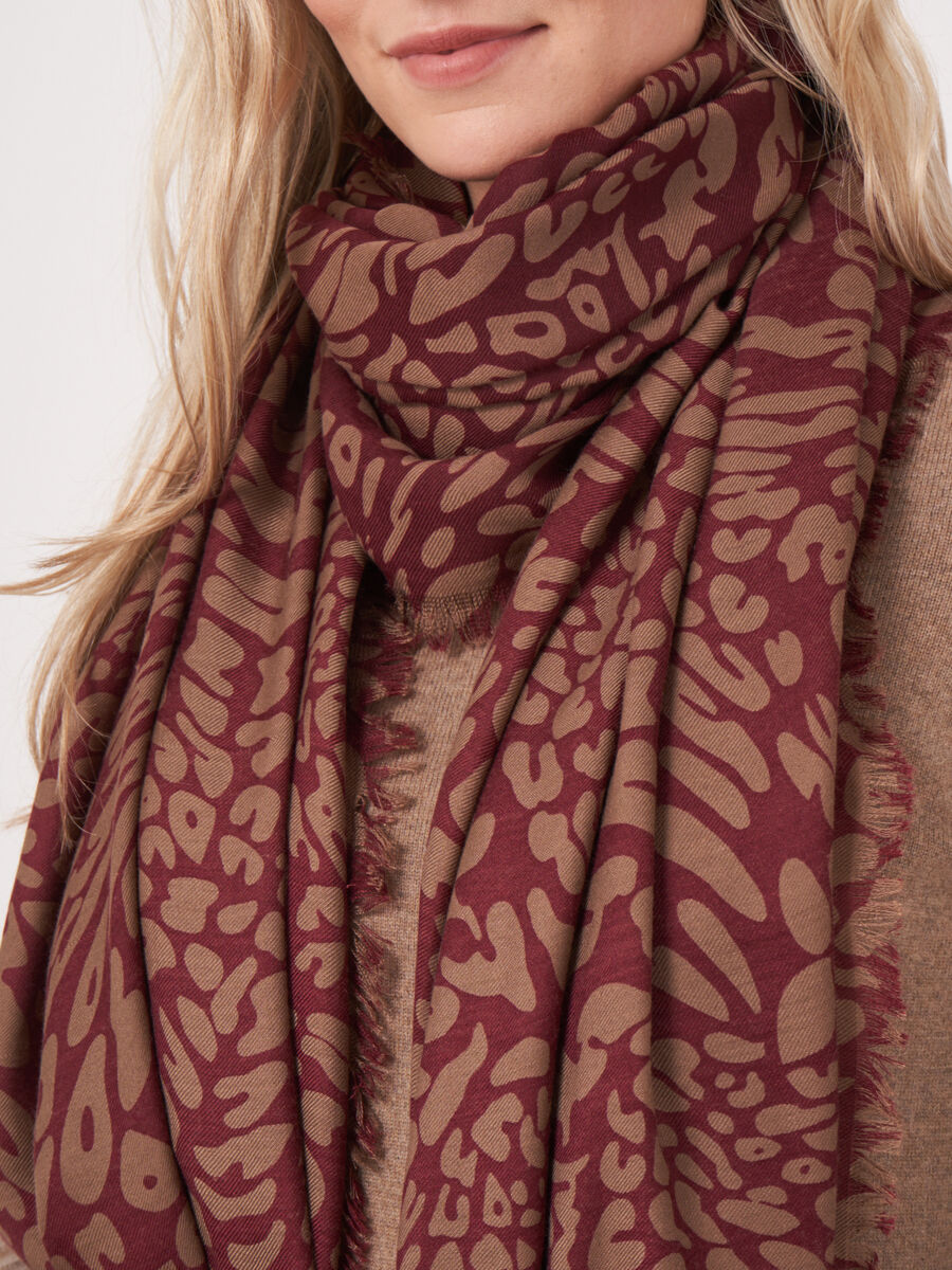 Woven printed scarf image number 3