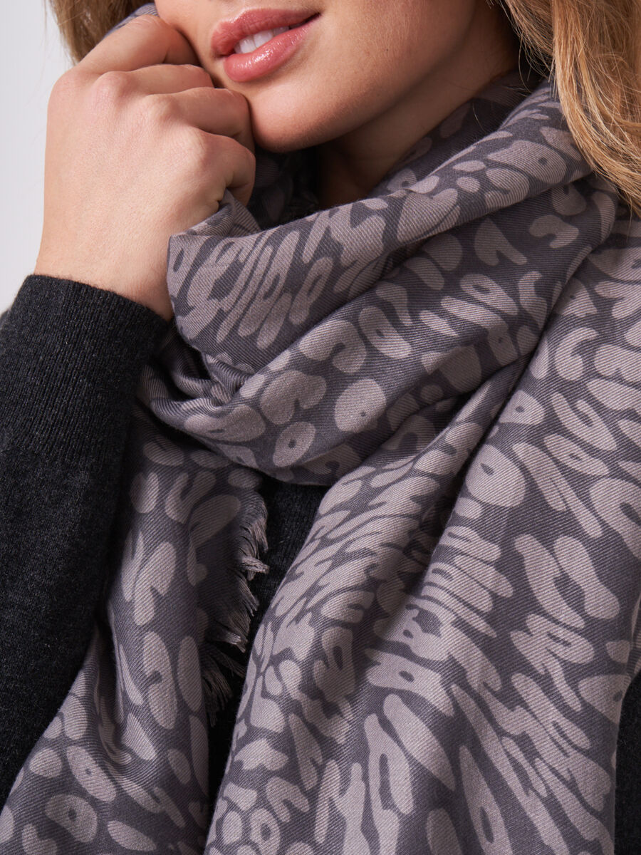Woven printed scarf image number 2