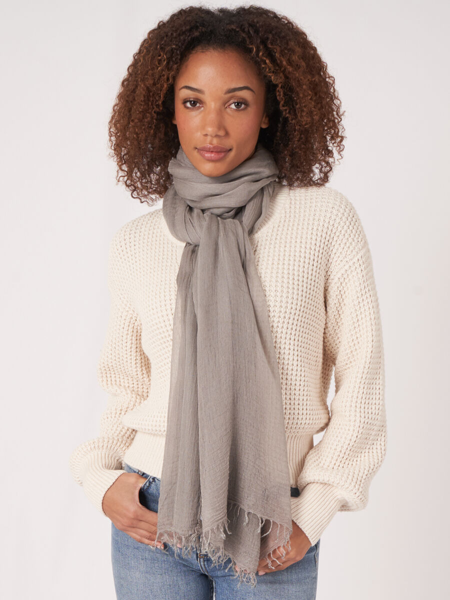 Lightweight scarf in wrinkled look image number 1