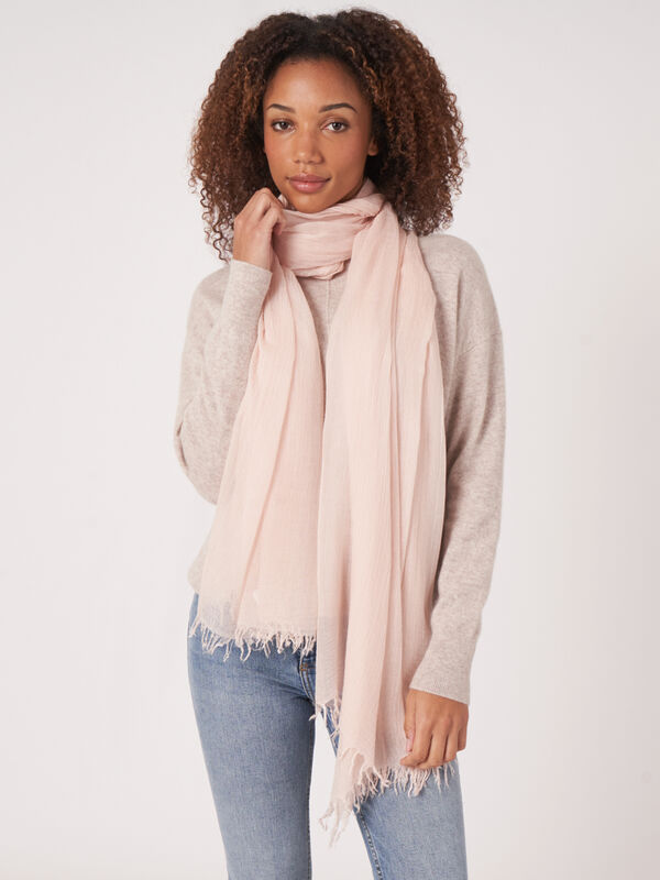 &Eacute;charpe l&eacute;g&egrave;re &agrave; effet froiss&eacute; image number 2