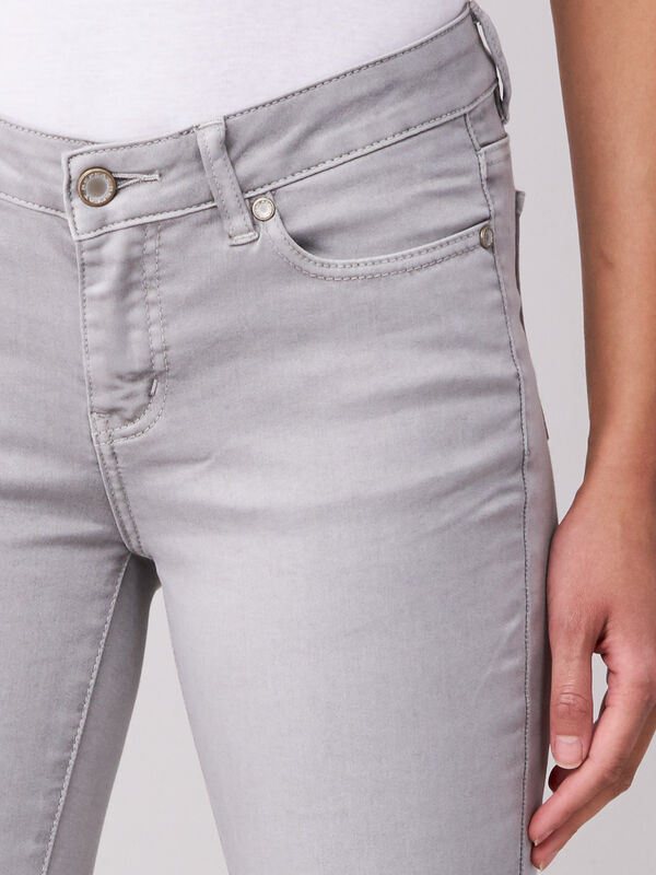 Skinny women's pants image number 2