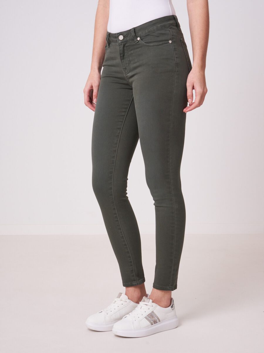 Straight-Cut Jeans image number 192