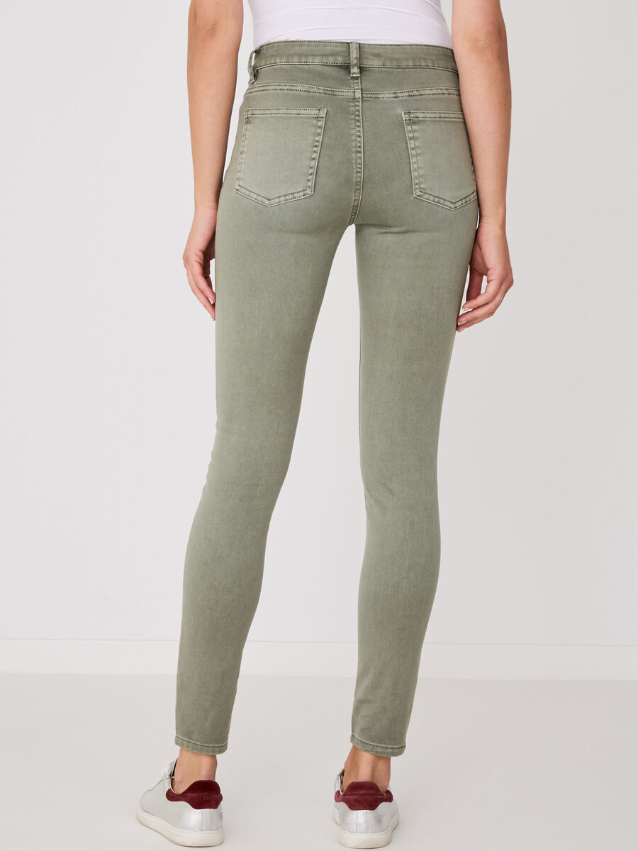 Skinny women's pants image number 3