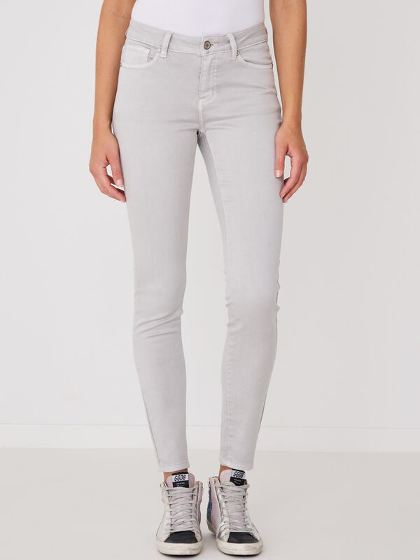 Skinny women's pants image number 0