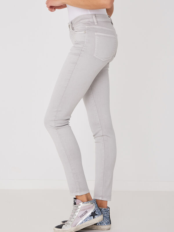 Skinny women's pants image number 1
