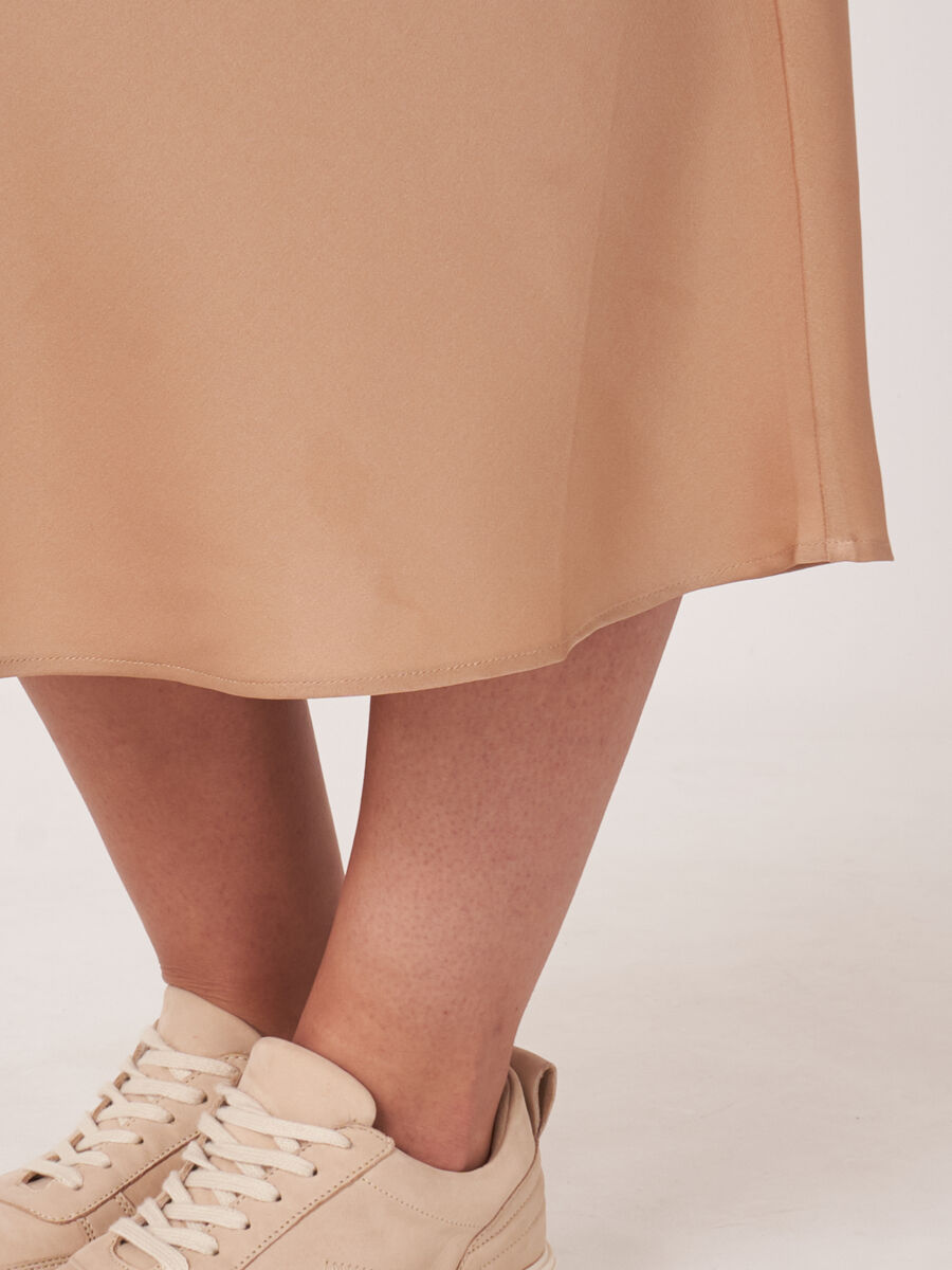 Jupe en soie avec ceinture taille &eacute;lastique image number 2