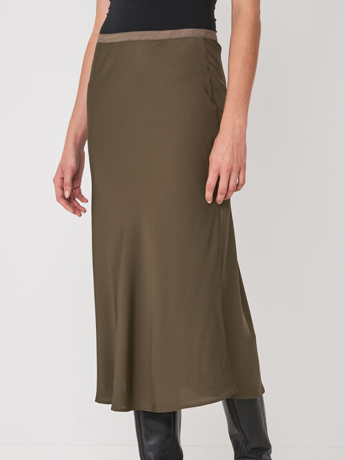 Seidenrock mit elastischem Taillenbund