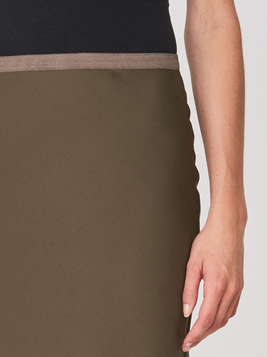 Jupe en soie à taille élastique image number 2