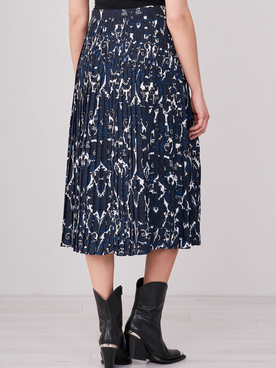 Pleated skirt with brocade print image number 1