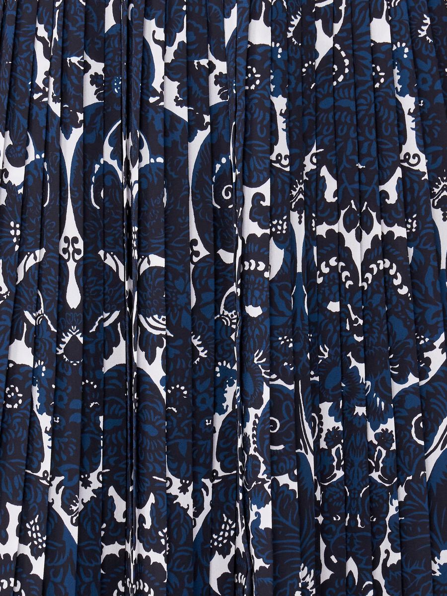 Pleated skirt with brocade print image number 2