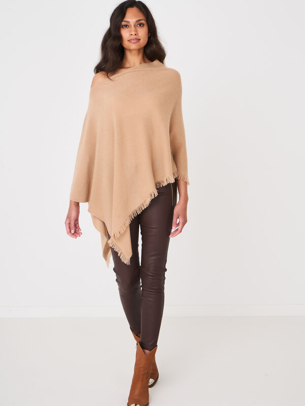 Leather trousers image number 3