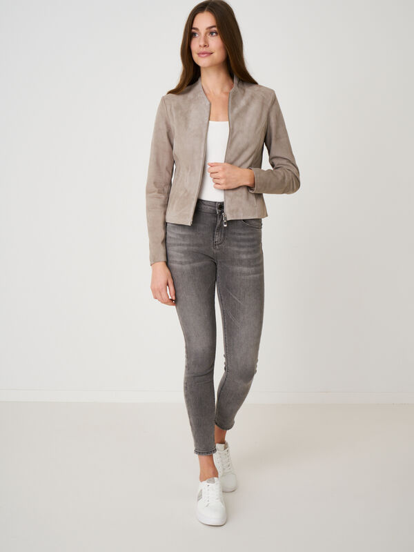 Veste courte en cuir velours image number 3