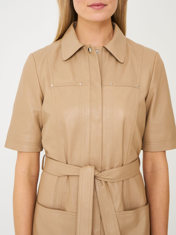 Robe chemise en cuir avec ceinture image number 2