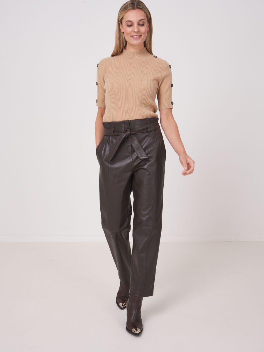 Pantalon en cuir de coupe ample avec ceinture image number 3