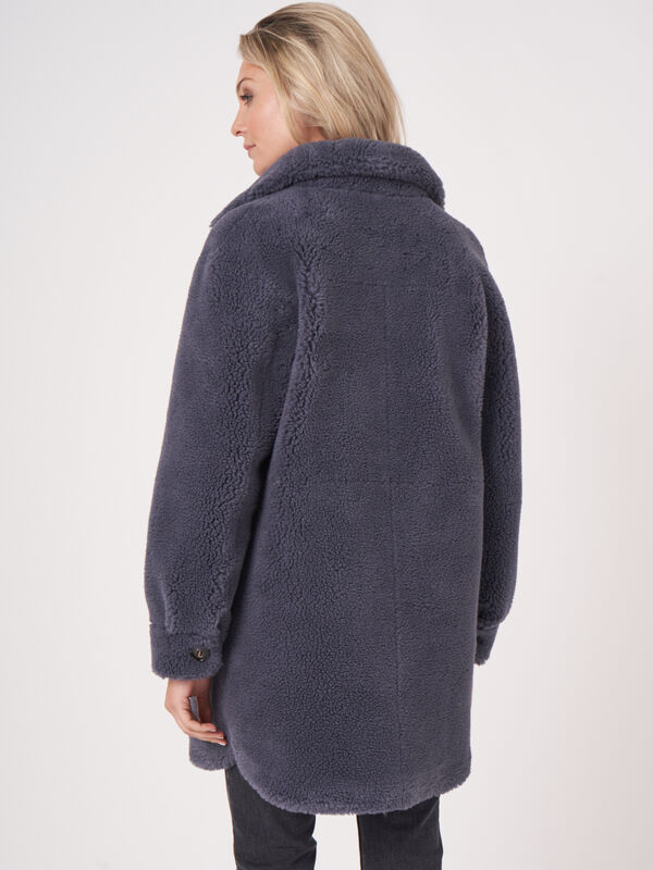 Mittellanger faux Shearling Mantel mit Wendefunktion image number 2