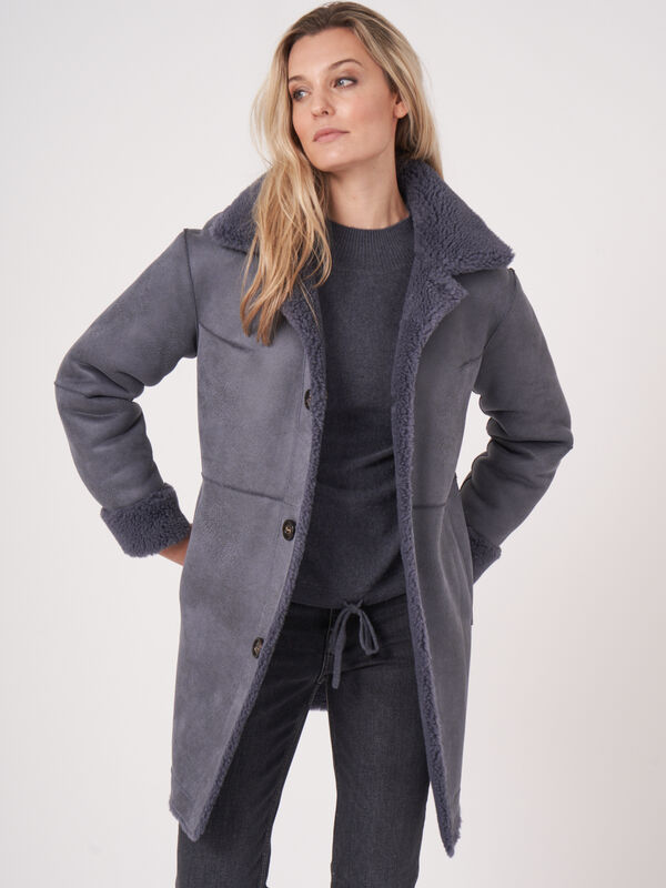 Mittellanger faux Shearling Mantel mit Wendefunktion image number 5