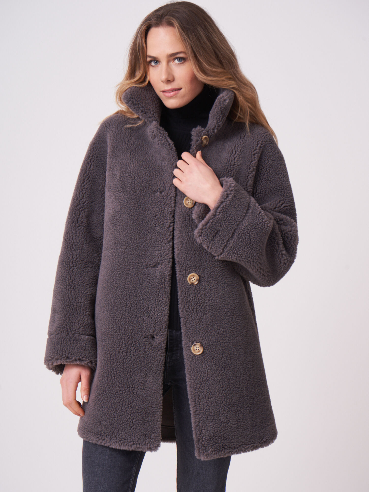 Women's Mid length reversible faux shearling coat | REPEAT cashmere