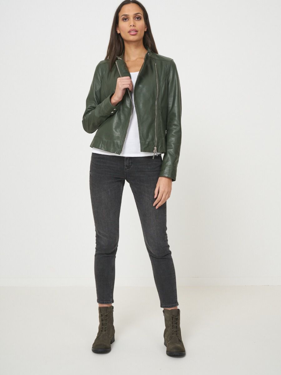 Veste de motard en cuir ajust&eacute;e image number 3