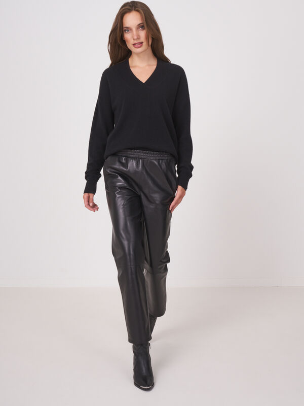 Locker geschnittene Lederhose image number 3