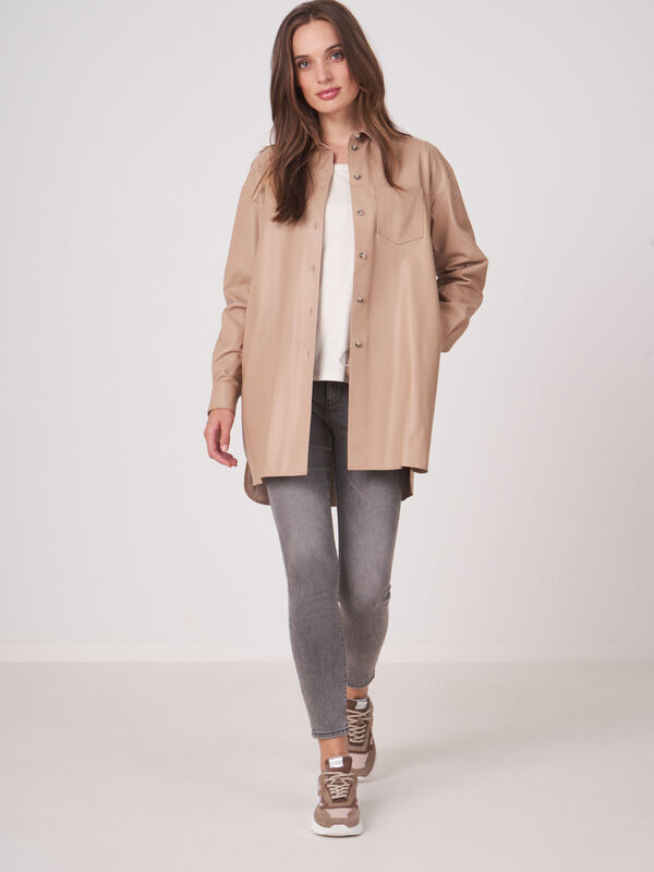 Chemisier long en cuir image number 2