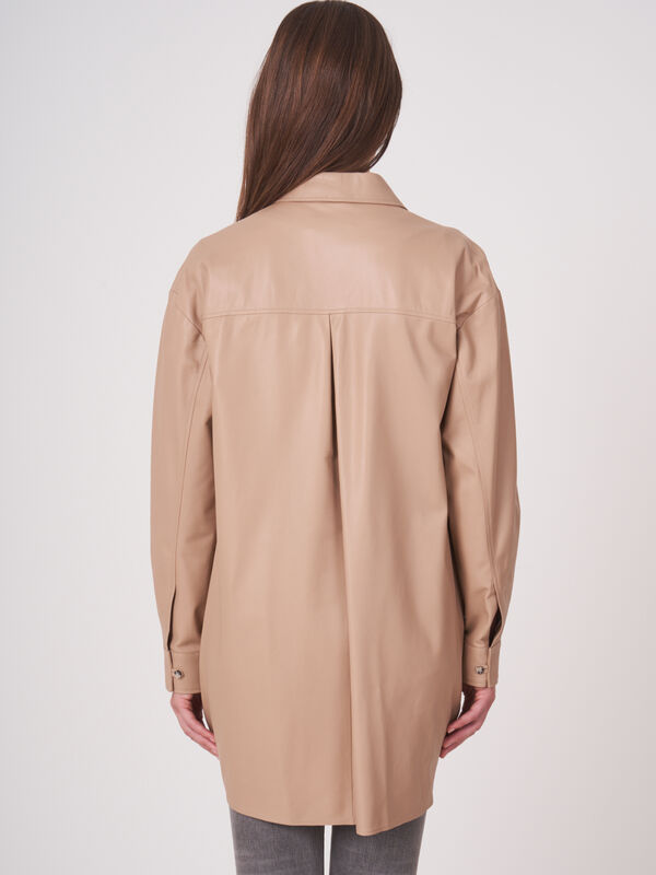 Chemisier long en cuir image number 3