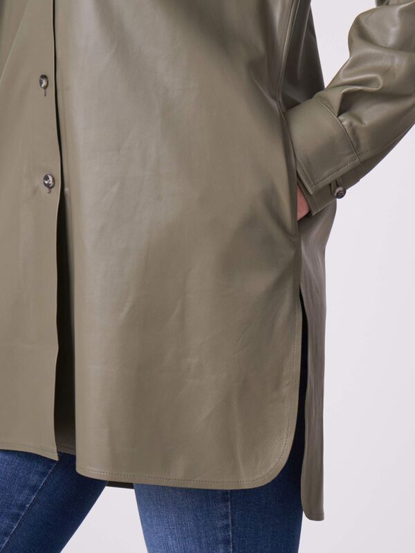 Chemisier long en cuir image number 2