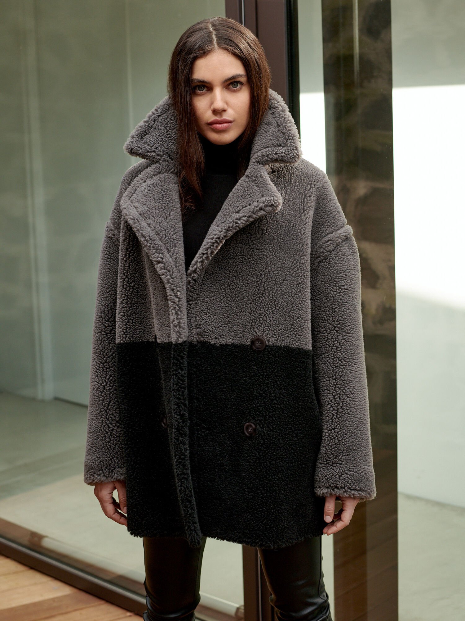 Women's Two-tone reversible faux shearling coat | REPEAT cashmere