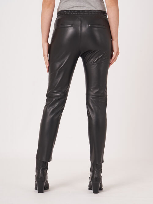 Pantalon en cuir souple avec taille &eacute;lastique