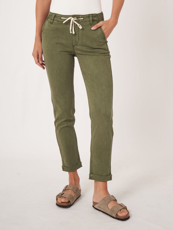 Cotton blend pants with drawstring and rolled-up hem image number 4