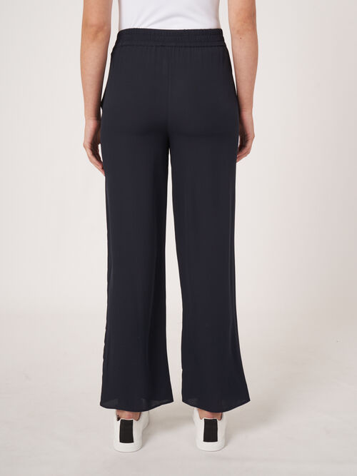 Locker geschnittene Seidenhose