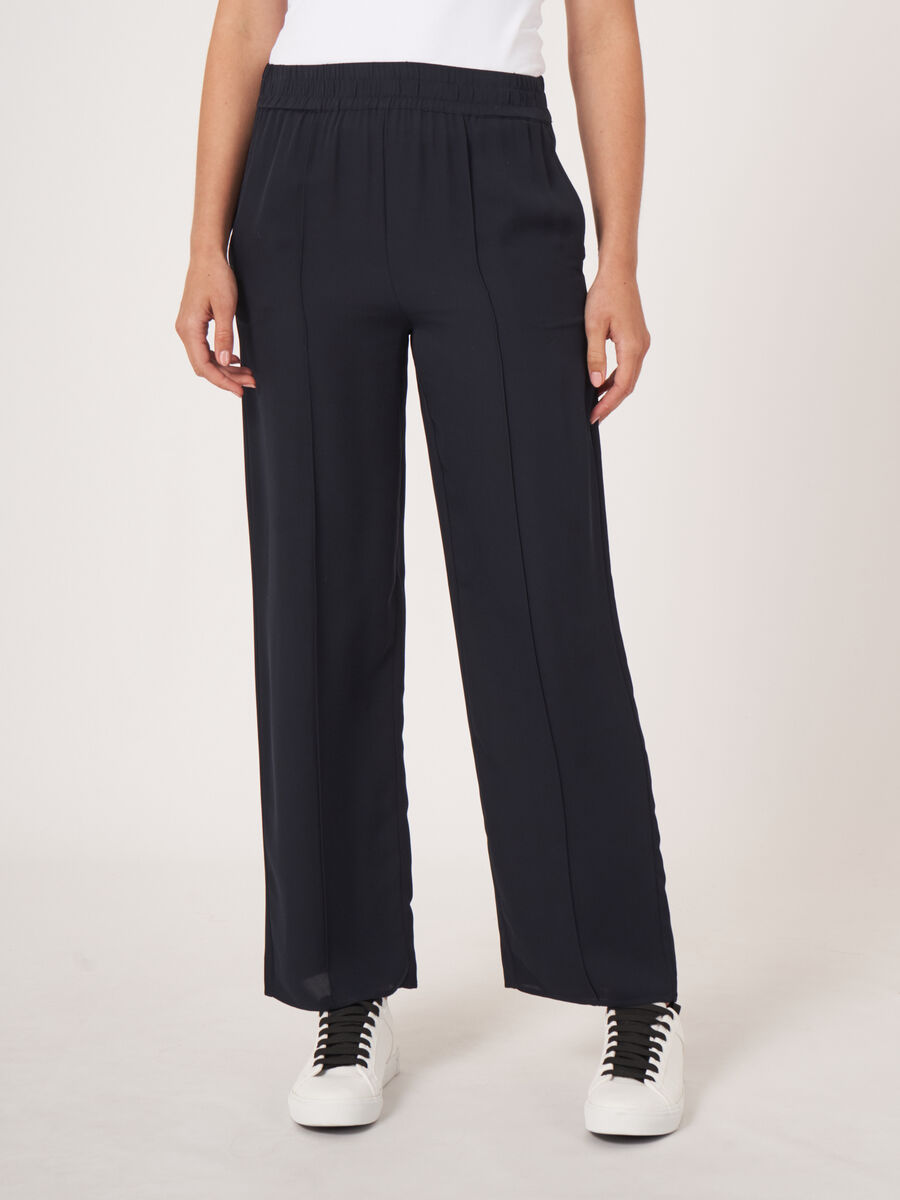Pantalon ample en soie image number 4