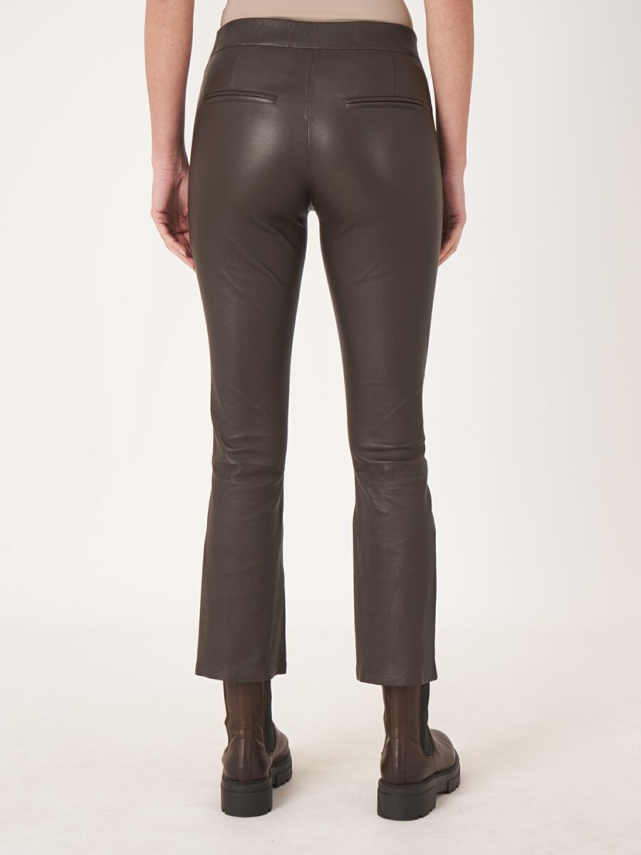 Gekürzte Bootcut-Lederhose image number 1