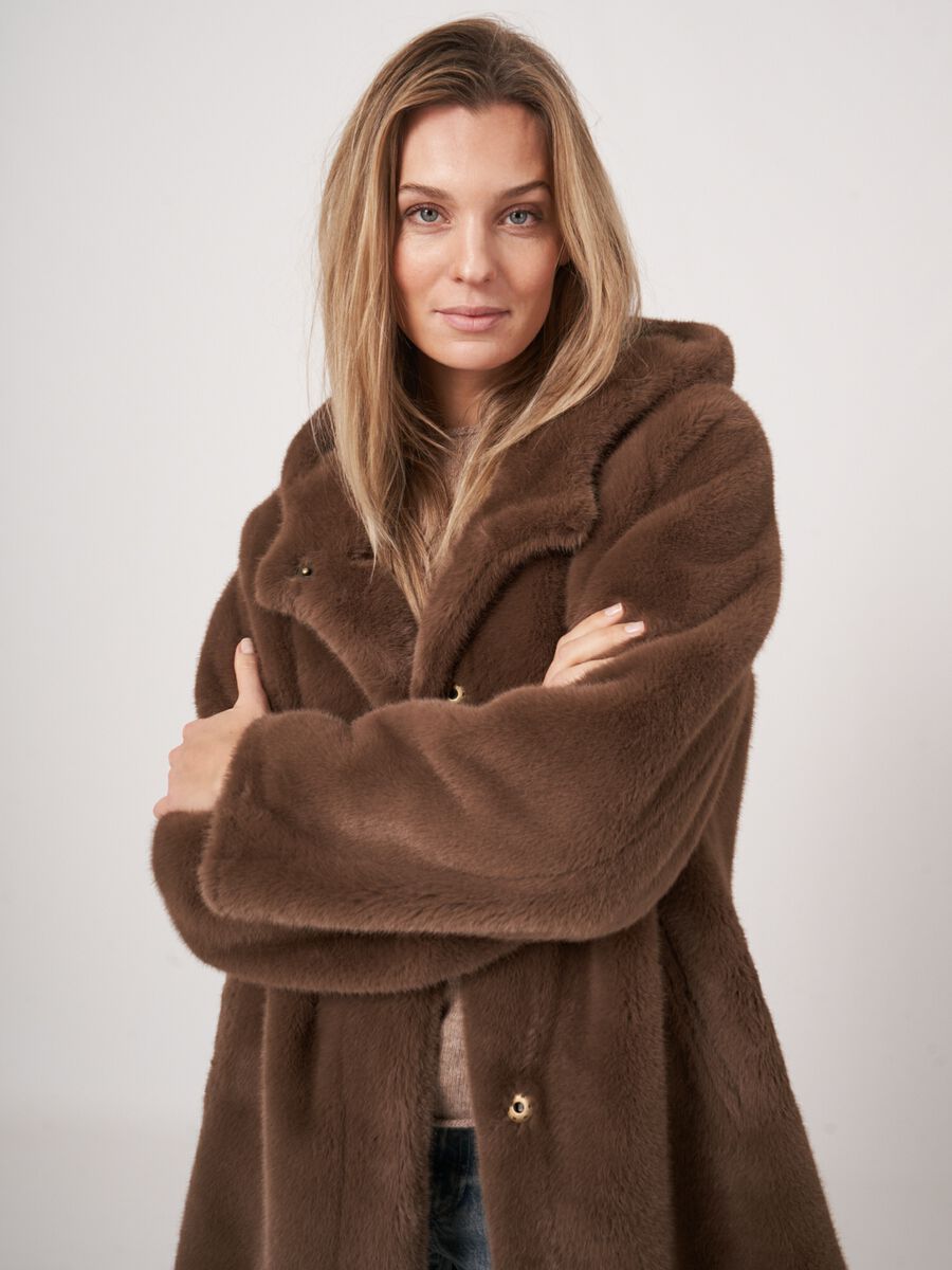 Omkeerbare faux fur jas met capuchon image number 6