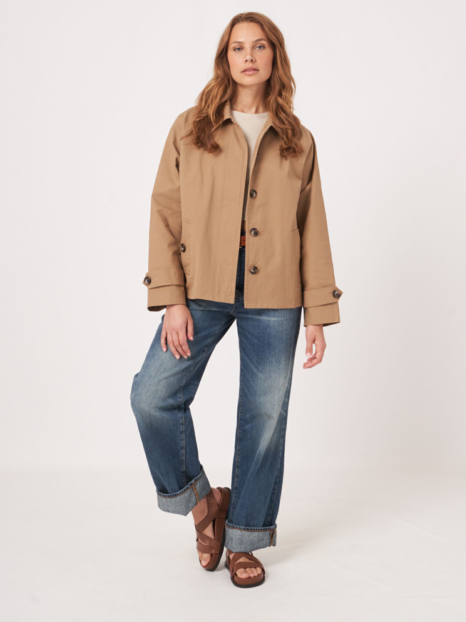 Cotton jacket with buttons and shirt collar