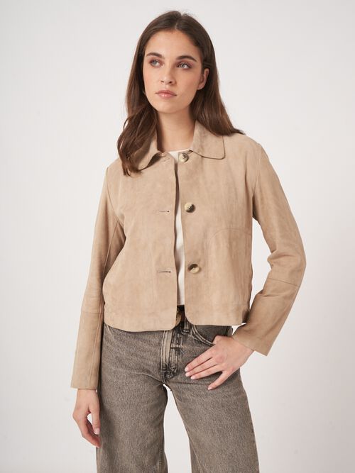 Veste boutonn&eacute;e en daim avec col de chemise