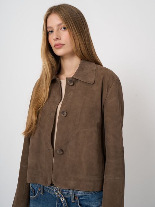 Veste boutonn&eacute;e en daim avec col de chemise