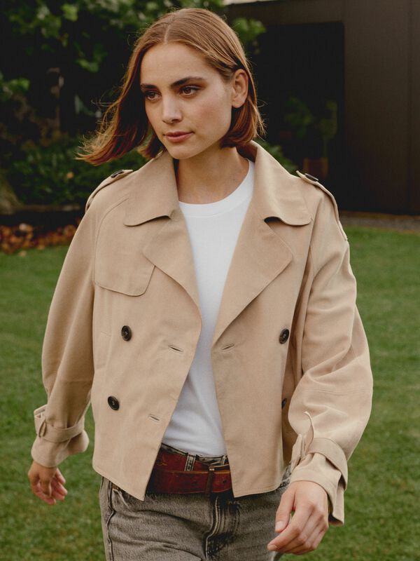 Gekürzter Trenchcoat aus Wildleder image number 0