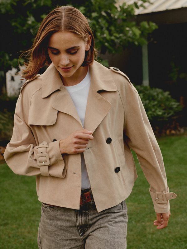 Gekürzter Trenchcoat aus Wildleder image number 4