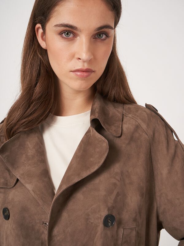 Kort trench jasje in suède image number 2